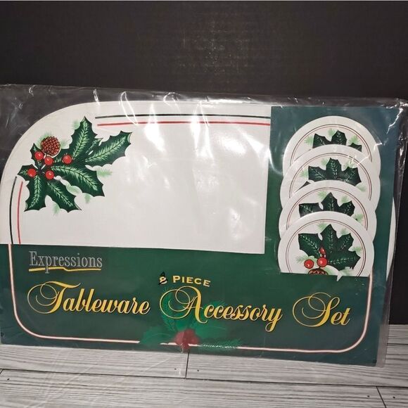 Vintage PVC Placemat Coaster Set Holly Berry Christmas Holiday Design 8 Pc Set - Picture 3 of 7